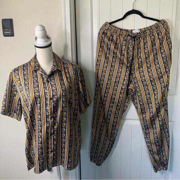 Urban Outfitters two pieces satin floral pajamas loungewear set size medium - Picture 1 of 8